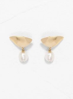Lobe Pearl Earring