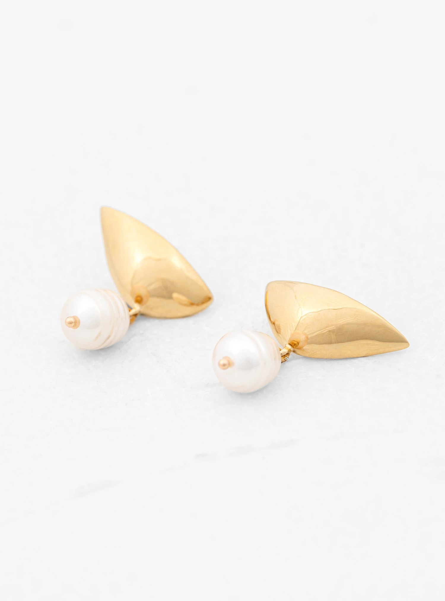 Lobe Pearl Earring - Image 2