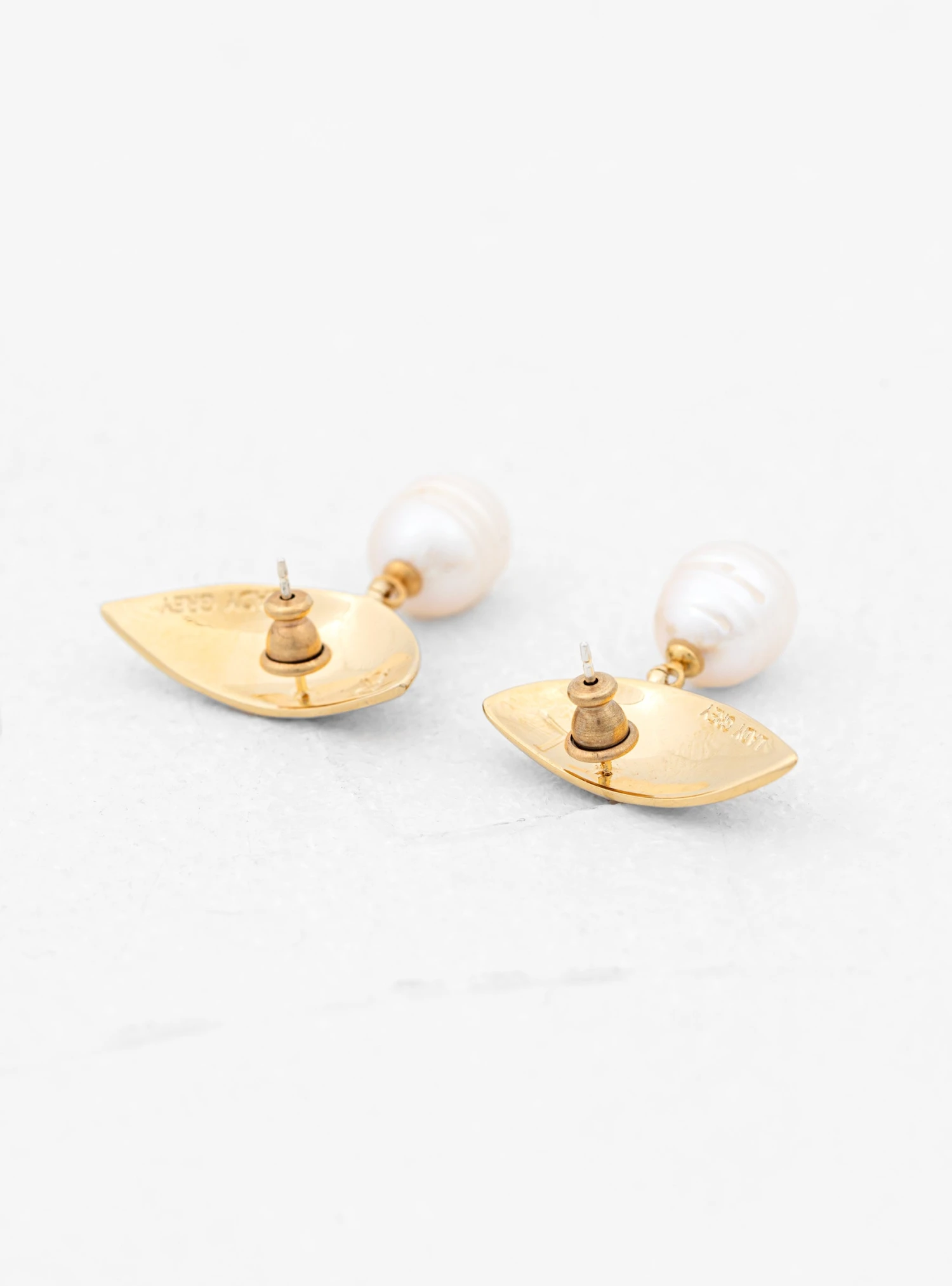 Lobe Pearl Earring - Image 3