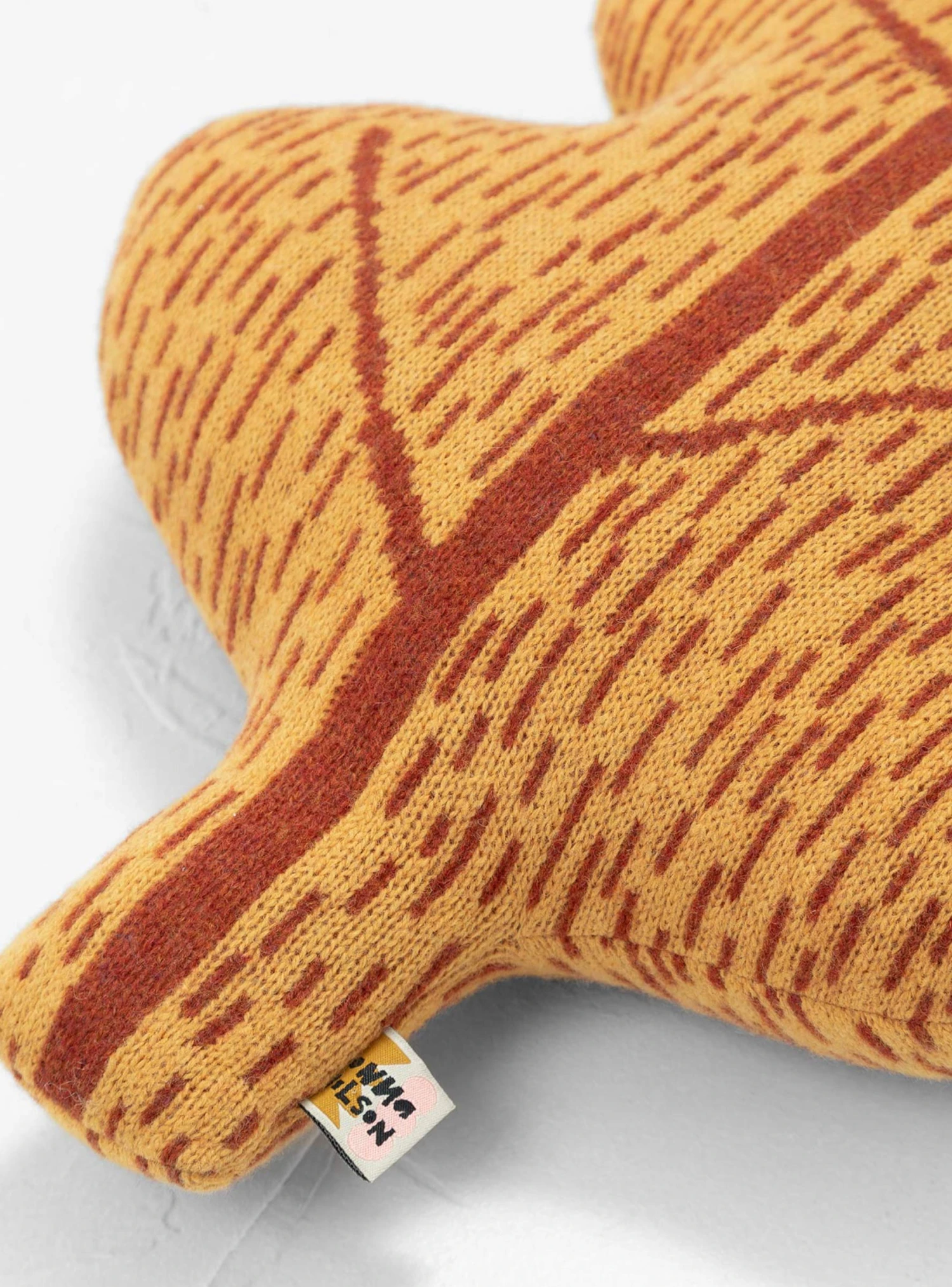 Leaf Cushion Gold - Image 2