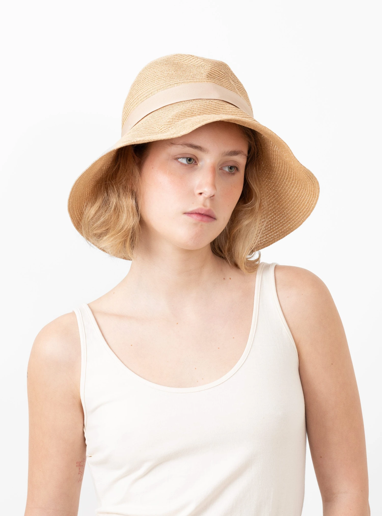 Boxed Hat Paper Abaca Stucco Beige X Beige